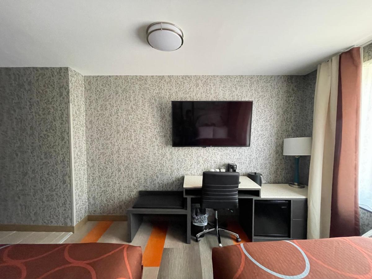 Super 8 By Wyndham Brooklyn Williamsburg Otel New York Dış mekan fotoğraf